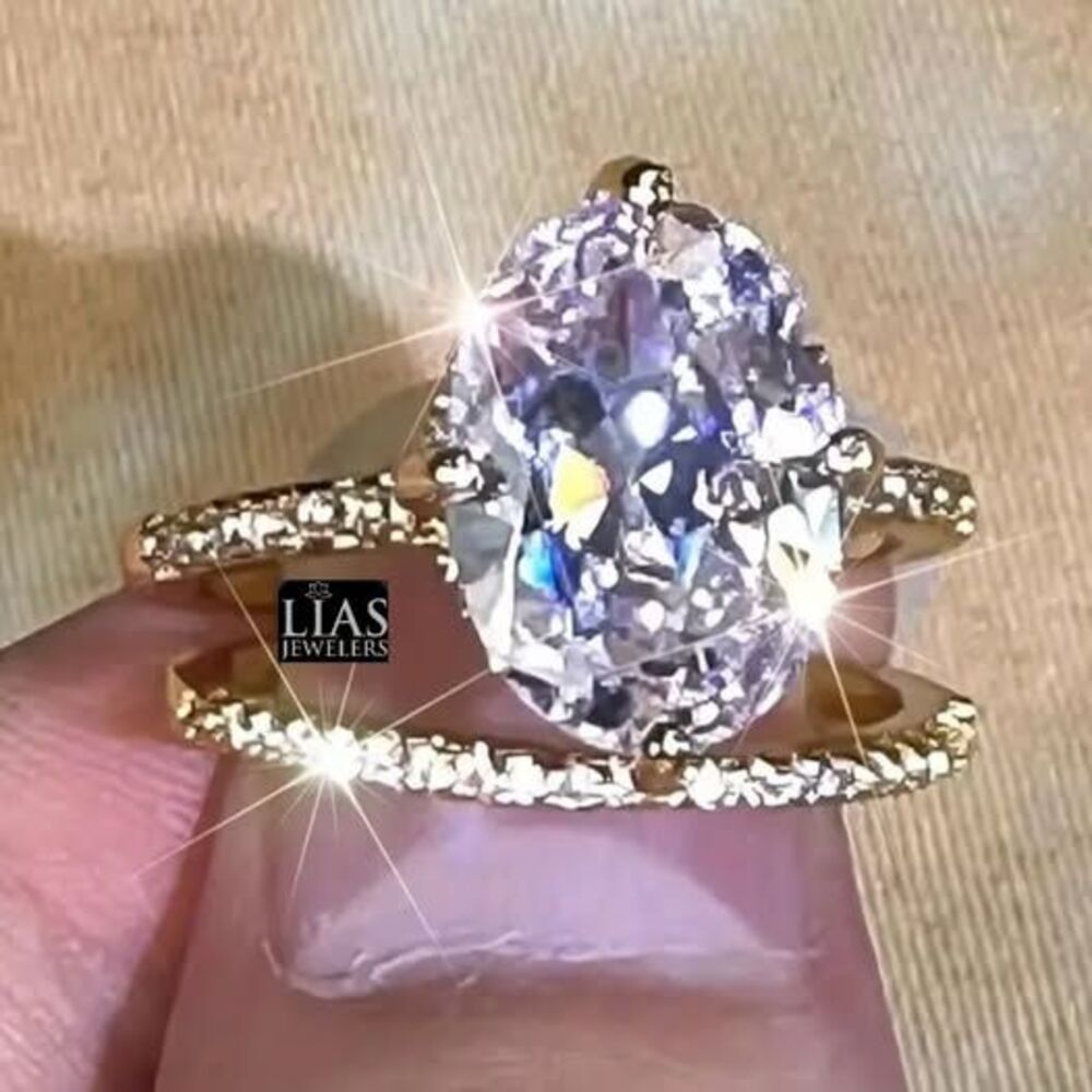 New 18k yellow gold wedding ring set